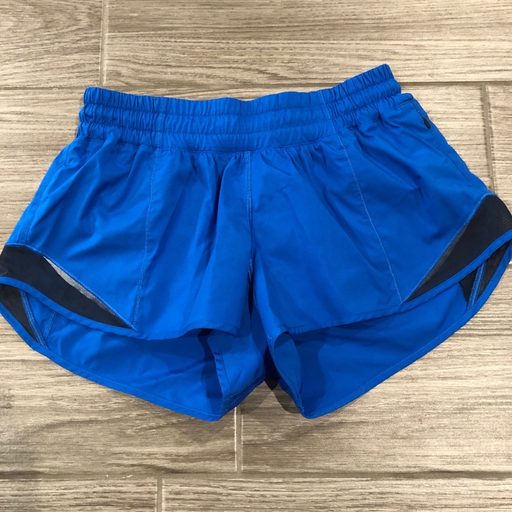 Lululemon Hotty Hot Shorts w/ 2.5 inseam